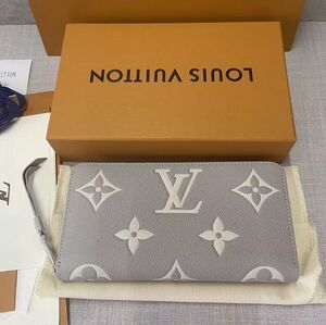 Louis Vuitton Monogram Zippy Wallet